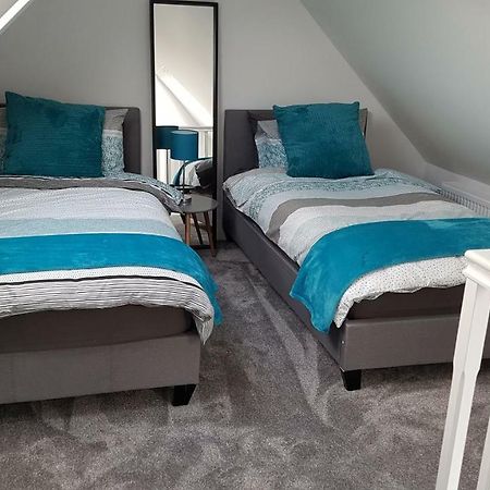 2 Serviced Apartments In Childwall-South Liverpool - Each Apartment Sleeps 6 Ngoại thất bức ảnh