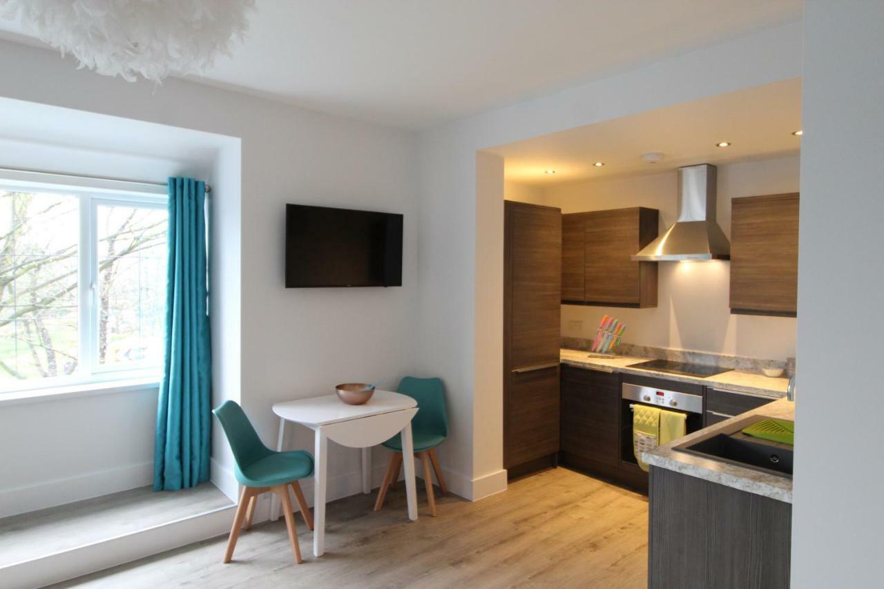 2 Serviced Apartments In Childwall-South Liverpool - Each Apartment Sleeps 6 Ngoại thất bức ảnh