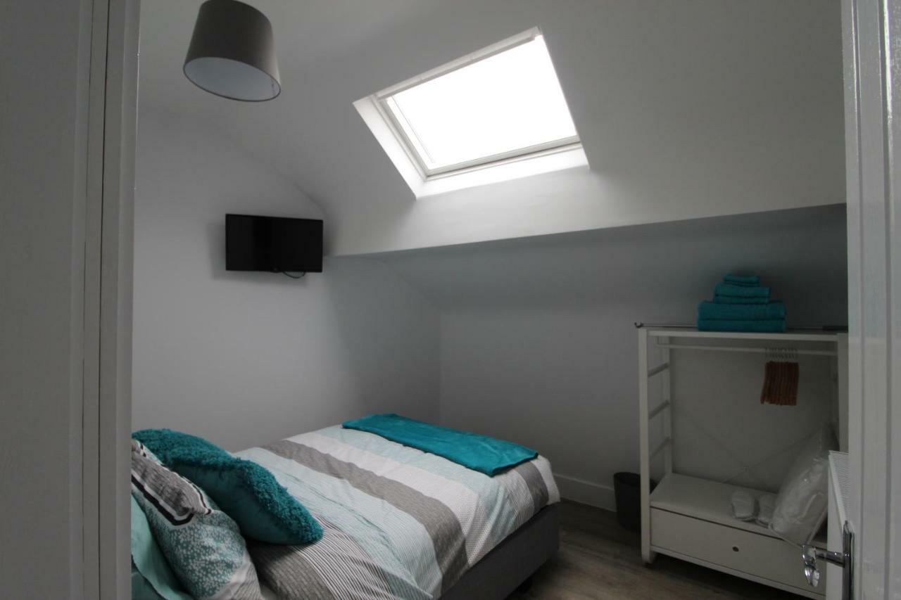 2 Serviced Apartments In Childwall-South Liverpool - Each Apartment Sleeps 6 Ngoại thất bức ảnh