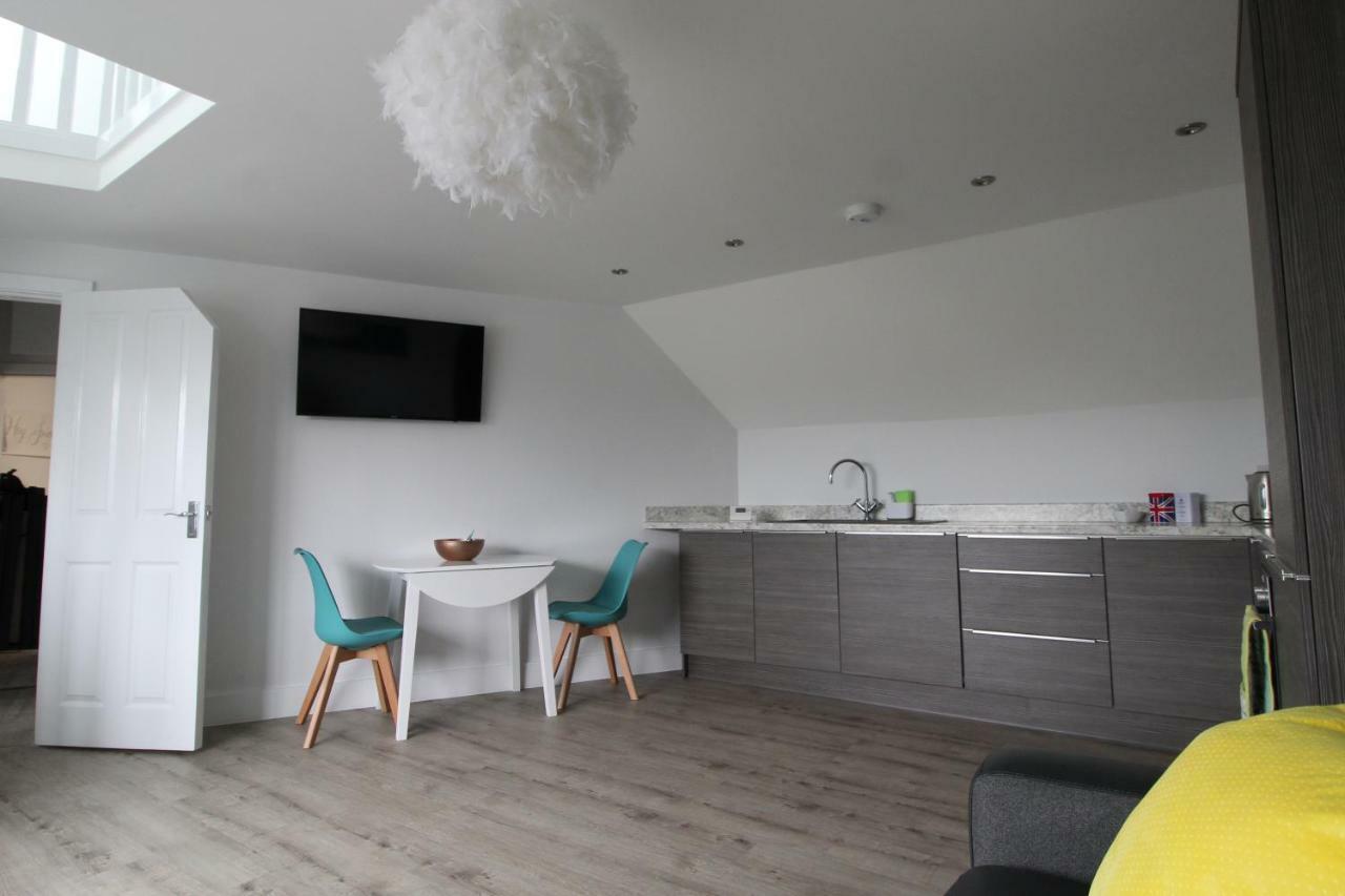 2 Serviced Apartments In Childwall-South Liverpool - Each Apartment Sleeps 6 Ngoại thất bức ảnh