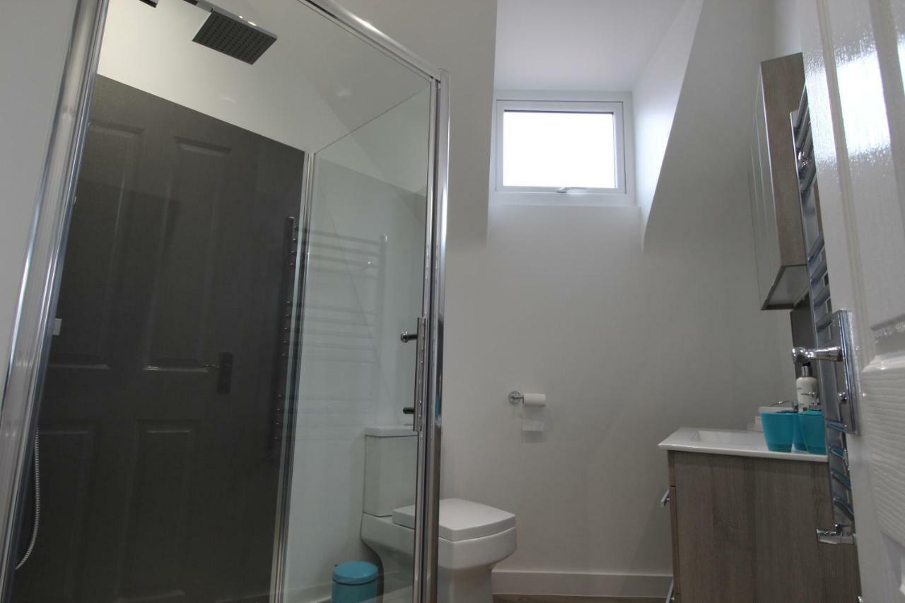 2 Serviced Apartments In Childwall-South Liverpool - Each Apartment Sleeps 6 Ngoại thất bức ảnh