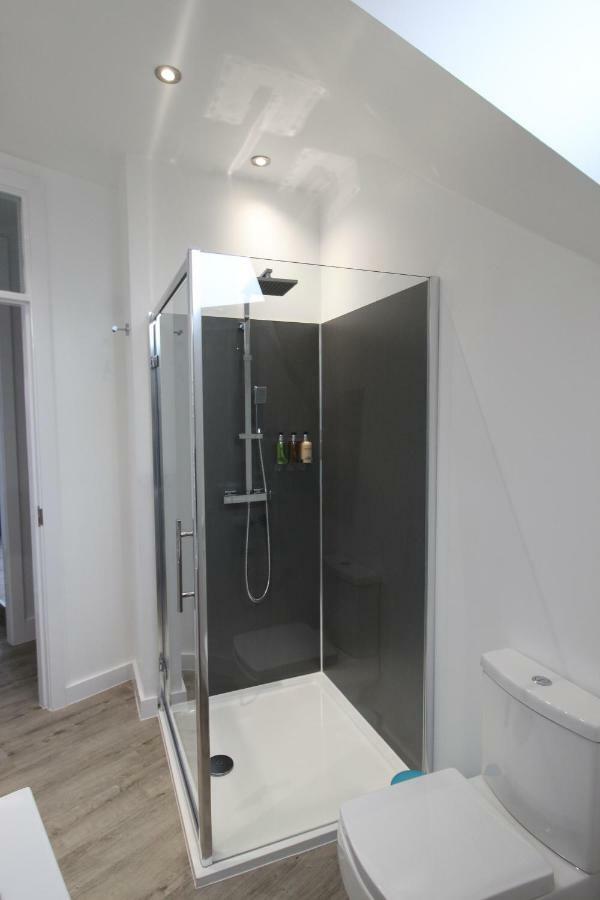 2 Serviced Apartments In Childwall-South Liverpool - Each Apartment Sleeps 6 Ngoại thất bức ảnh