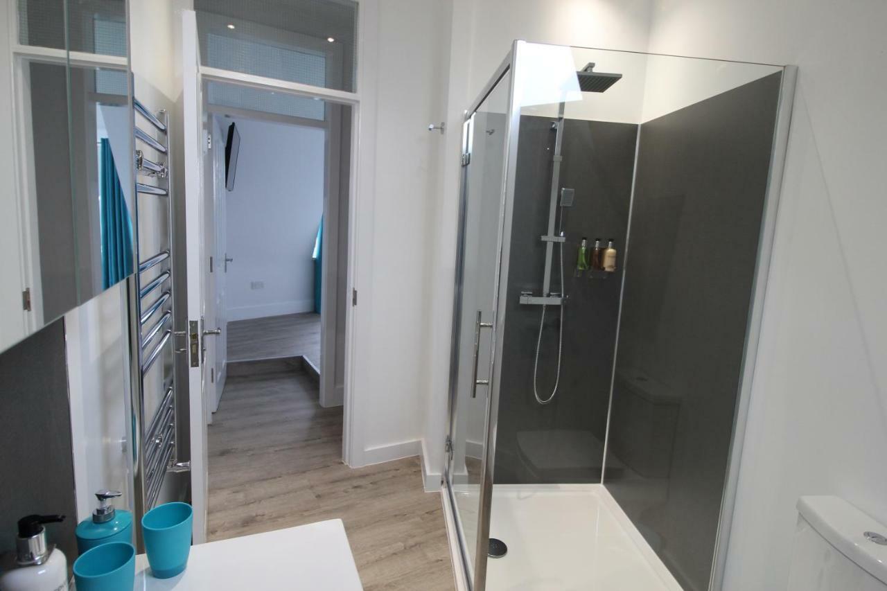 2 Serviced Apartments In Childwall-South Liverpool - Each Apartment Sleeps 6 Ngoại thất bức ảnh